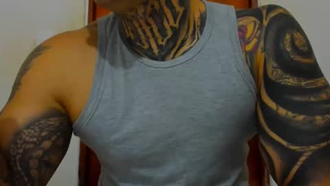 Snapshot of colombian_monster_cock chatting on October 9, 10:15 pm camilo online show from October 9, 10:15 pm