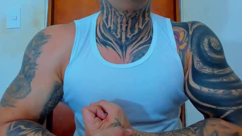 Snapshot of colombian_monster_cock chatting on October 27, 5:07 am camilo online show from October 27, 5:07 am