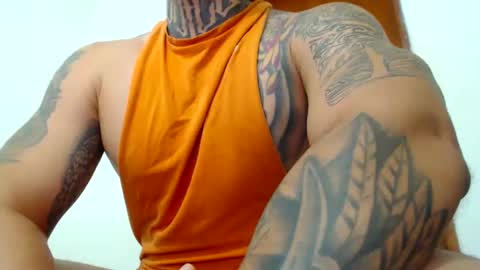 Snapshot of colombian_monster_cock chatting on February 8, 6:22 am camilo online show from February 8, 6:22 am