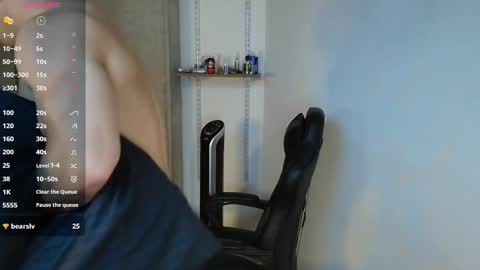 Snapshot of colombianmuscle8 chatting on October 15, 12:36 am colombianmuscle8 online show from October 15, 12:36 am