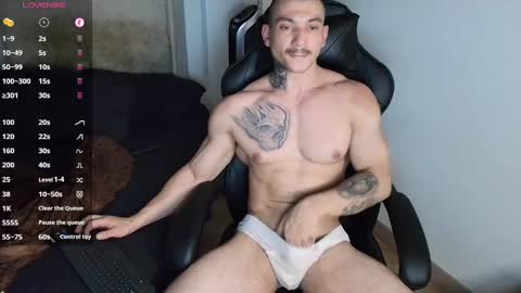 Snapshot of colombianmuscle8 chatting on February 15, 11:03 pm colombianmuscle8 online show from February 15, 11:03 pm