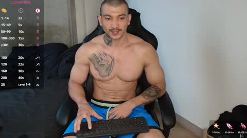 Snapshot of colombianmuscle8 chatting on January 26, 9:18 pm colombianmuscle8 online show from January 26, 9:18 pm