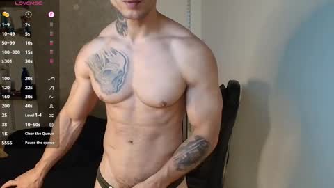 Snapshot of colombianmuscle8 chatting on September 25, 3:24 am colombianmuscle8 online show from September 25, 3:24 am