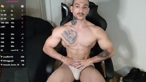 Snapshot of colombianmuscle8 chatting on February 19, 5:16 am colombianmuscle8 online show from February 19, 5:16 am
