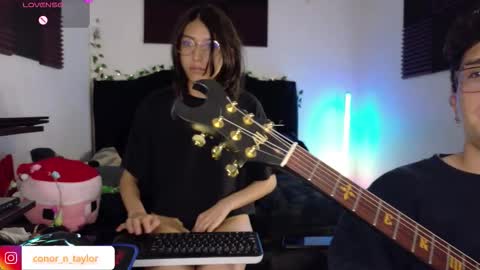 conor_taylor_ online show from December 5, 6:38 pm