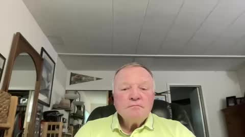 Snapshot of cookoosnest chatting on January 23, 12:46 am cookoosnest online show from January 23, 12:46 am