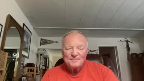 Snapshot of cookoosnest chatting on October 8, 3:56 am cookoosnest online show from October 8, 3:56 am