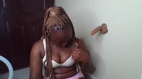 coolgirl001 online show from November 9, 11:57 am