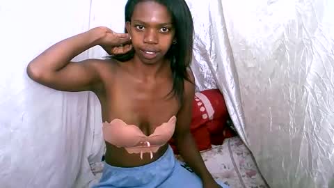 coquine_lara online show from May 24, 12:51 am