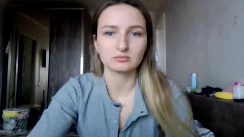 cora_fora online show from December 22, 9:38 am