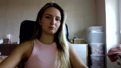 cora_fora online show from September 17, 8:07 am