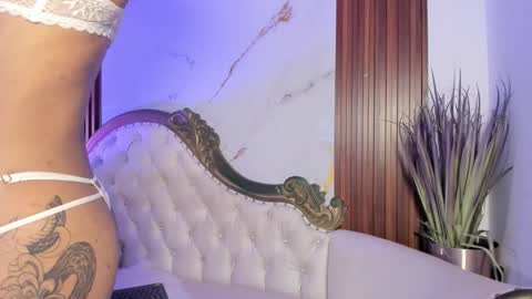 Coralie Bronson online show from November 12, 9:06 pm