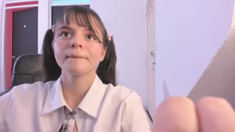 Coraline uwu     Bienvenidos al dulce mundo de Coraline    Hola amores soy Coraline  Una chica  tierna juguetona online show from April 16, 9:39 pm