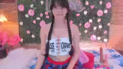 Coraline uwu     Bienvenidos al dulce mundo de Coraline    Hola amores soy Coraline  Una chica  tierna juguetona online show from September 16, 12:01 am
