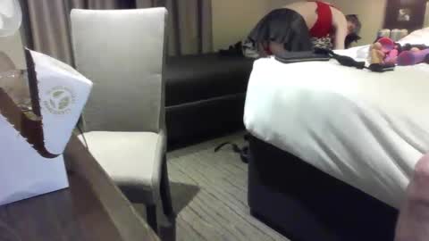 couple909090 online show from January 31, 11:35 pm