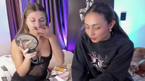 couple_funnyy online show from April 6, 1:25 am