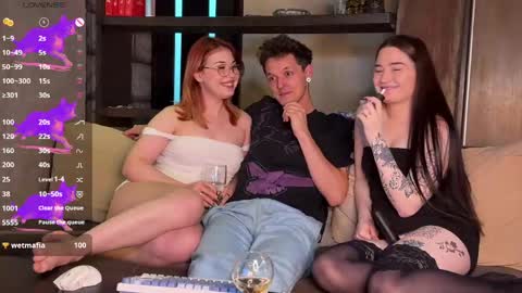Alex and Mia online show from May 10, 6:47 pm