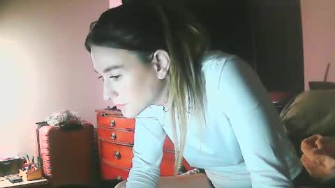 Snapshot of courtscutekitty chatting on January 31, 11:46 am courtscutekitty online show from January 31, 11:46 am