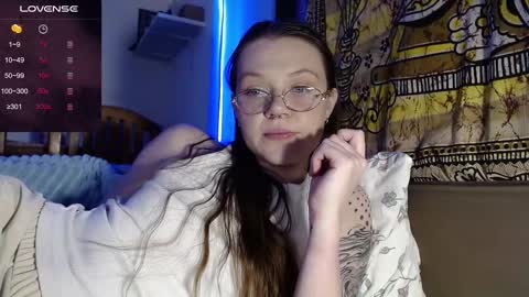 cranberry_hot online show from November 1, 11:20 am