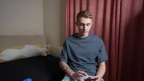 Snapshot of crazybottom99 chatting on October 12, 5:37 pm Alex online show from October 12, 5:37 pm