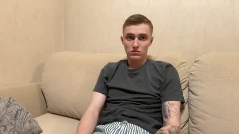 Snapshot of crazybottom99 chatting on December 5, 6:39 pm Alex online show from December 5, 6:39 pm