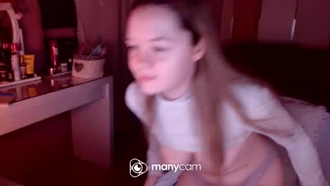 Snapshot of crazydollelf chatting on December 11, 3:15 pm Camille online show from December 11, 3:15 pm