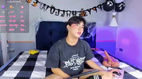 Snapshot of creamy_angelo chatting on October 18, 10:25 pm creamy_angelo online show from October 18, 10:25 pm
