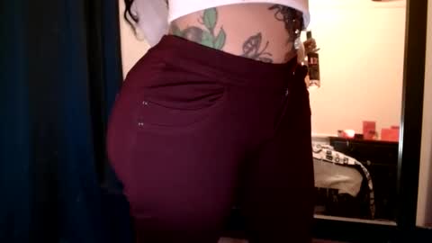 CreamyExotica online show from March 5, 2:56 pm