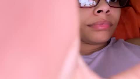 creamymarie online show from December 4, 3:59 pm