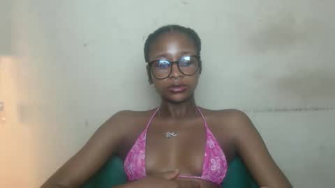 creamyxmuffin online show from September 28, 11:52 am