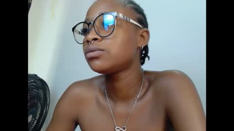 creamyxmuffin online show from October 15, 10:05 am