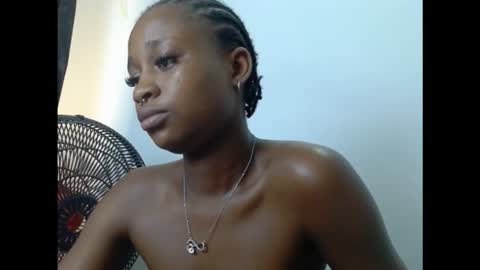 creamyxmuffin online show from October 14, 9:56 am