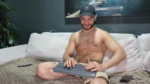 CRHISTIAN online show from November 8, 3:53 am