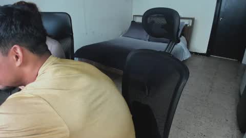 Snapshot of crimson_heart chatting on January 9, 6:15 pm Crimson heart online show from January 9, 6:15 pm