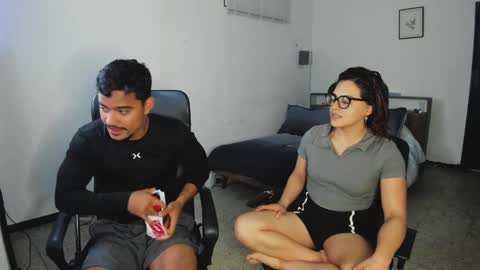 Snapshot of crimson_heart chatting on January 10, 10:04 pm Crimson heart online show from January 10, 10:04 pm