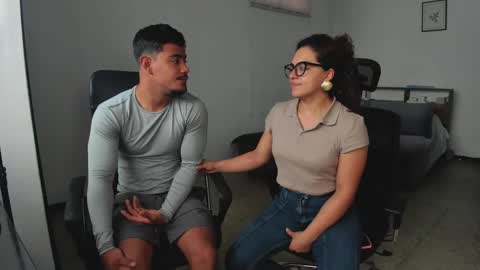 Snapshot of crimson_heart chatting on December 25, 8:17 pm Crimson heart online show from December 25, 8:17 pm