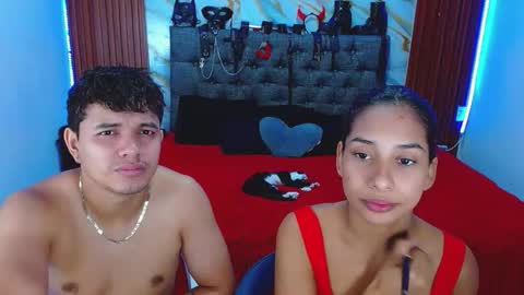 CRISANDMERY online show from December 18, 7:03 am