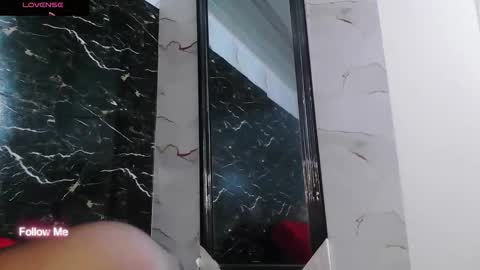 crislingery_doll online show from November 29, 2:14 pm