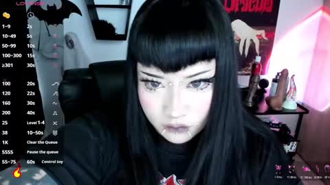 Cris online show from February 25, 8:45 pm