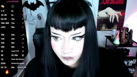 Cris online show from March 4, 9:23 pm