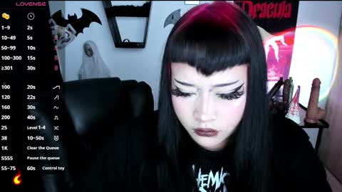 Cris online show from November 11, 10:01 pm