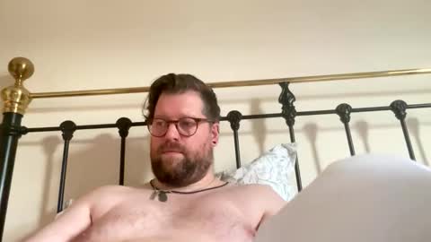 crouchendtiger online show from November 29, 11:51 am