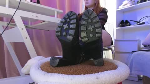 Cruel Siren online show from November 17, 10:07 am