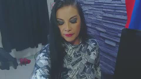 cruela_deviil online show from September 19, 8:12 pm