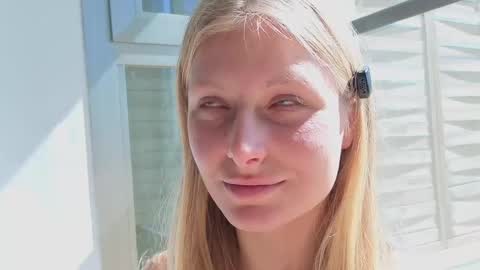 Crystal online show from April 18, 3:03 pm