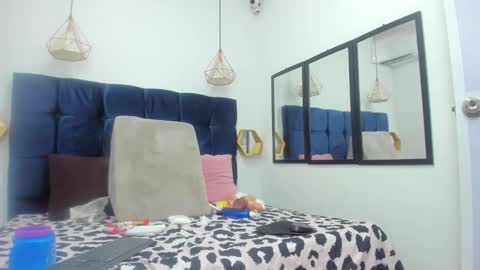 Snapshot of crystal_butterfly1 chatting on October 21, 1:38 pm crystal_butterfly1 online show from October 21, 1:38 pm