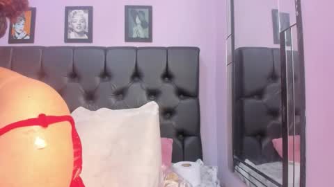 crystal_butterfly1 online show from January 13, 4:48 pm