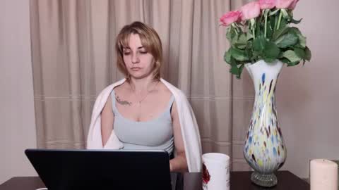 Mary online show from August 7, 9:02 pm