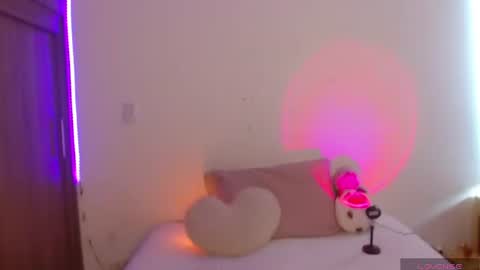 Olivia  online show from June 25, 1:27 pm