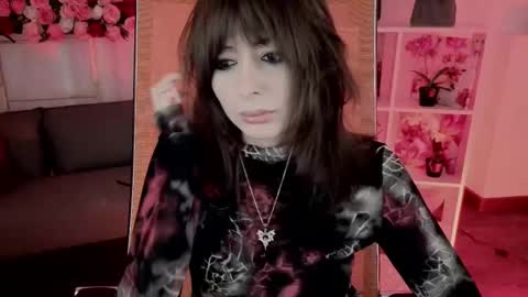 crystallbloom online show from February 7, 2:42 pm